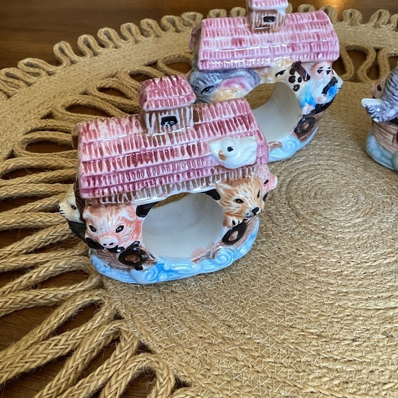 Whimsical Set of 4 Noah’s Ark Ceramic Napkin Ring Holders - Picture 2 of 9